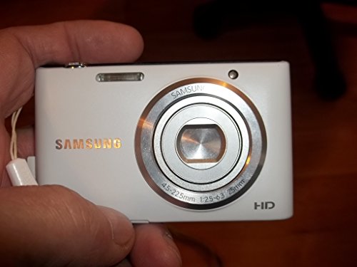 Samsung ST72 16.2 Mega Pixel Digital Camera with 3-Inch LCD Display (white)