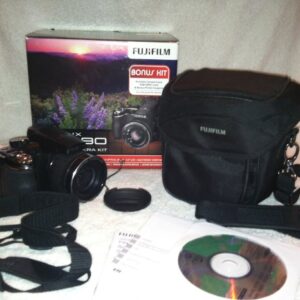 FujiFilm FinePix S3280 14MP Digital Camera