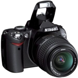 Nikon D40x 10.2MP Digital SLR Camera with 18-55mm f/3.5-5.6G ED II AF-S DX Zoom-Nikkor Lens (OLD MODEL)