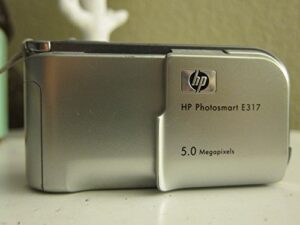 hewlett-packard photosmart e317 5mp 4x digital zoom camera