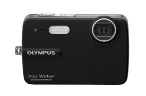 olympus stylus 550wp 10mp waterproof digital camera with 3x optical zoom and 2.5-inch lcd (black)