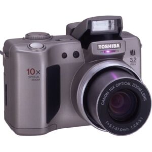 Toshiba PDR-M700 3MP Digital Camera with 10x Optical Zoom