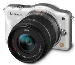 panasonic lumix dmc-gf3kw 12 mp micro 4/3 compact system camera with 3-inch touch-screen lcd and 14-42mm zoom lens (white)