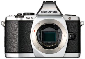 olympus om-d e-m5 16mp live mos mirrorless digital camera with 3.0-inch tilting oled touchscreen [body only] silver (discontinued by manufacturer)