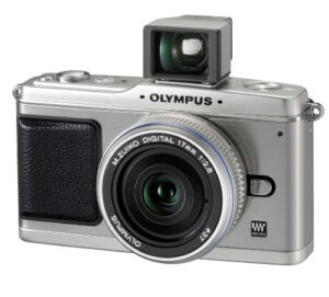 olympus pen e-p1 12.3 mp micro four thirds interchangeable lens digital camera with 17mm f/2.8 lens and viewfinder (silver)