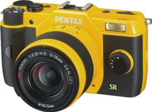 pentax q7 12.4mp mirrorless digital camera with 02 standard zoom 5-15mm f2.8-4.5 and 06 telephoto zoom 15-45mm f2.8 lenses (yellow)