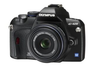 olympus evolt e420 10mp digital slr camera with 25mm f/2.8 pancake zuiko lens