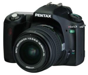 pentaxist ds 6.1mp digital camera with pentax da 18-55mm f/3.5-5.6 al digital slr lens