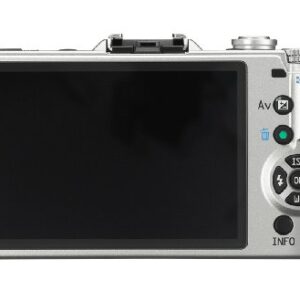 Pentax Q7 12.4MP Mirrorless Digital Camera with 3-Inch LCD - Body Only (Silver) (OLD MODEL)