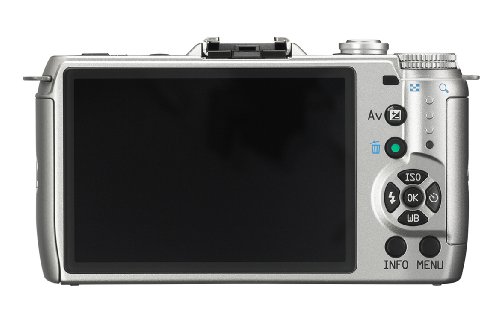 Pentax Q7 12.4MP Mirrorless Digital Camera with 3-Inch LCD - Body Only (Silver) (OLD MODEL)
