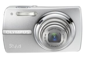 olympus stylus 820 8mp digital camera with 5x optical zoom (silver)