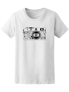 vintage sketch photo camera tee – image by shutterstock