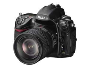 nikon d700 12.1mp fx-format cmos digital slr camera with 3.0-inch lcd (body only) (old model)