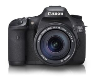 canon eos 7d 18 mp cmos digital slr camera with 18-135mm f/3.5-5.6 is ud lens (discontinued by manufacturer)