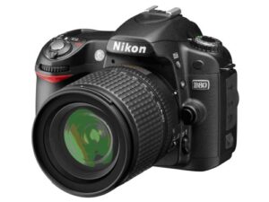 nikon d80 10.2mp digital slr camera kit with 18-135mm af-s dx zoom-nikkor lens