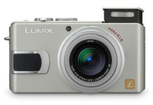 panasonic lumix dmc-lx1s 8mp digital camera with 4x image stabilized optical zoom (silver)