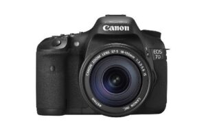 canon eos 7d digital camera with 18-135mm f/3.5-5.6 is lens kit