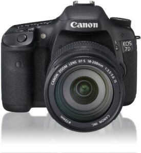 canon eos 7d 18 mp cmos digital slr camera with ef-s 18-200mm f/3.5-5.6 is lens – international version