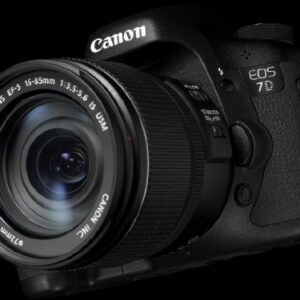 Canon EOS 7D 18 MP CMOS Digital SLR Camera with EF-S 18-200mm f/3.5-5.6 IS Lens - International Version