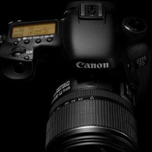 Canon EOS 7D 18 MP CMOS Digital SLR Camera with EF-S 18-200mm f/3.5-5.6 IS Lens - International Version