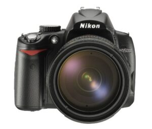 nikon d7100 24.1 mp dx-format cmos digital slr with 18-55mm f/3.5-5.6g vr af-s dx nikkor zoom lens