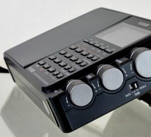 Tecsun PL880 Portable Digital PLL Dual Conversion AM/FM, Longwave & Shortwave Radio with SSB (Single Side Band) Reception