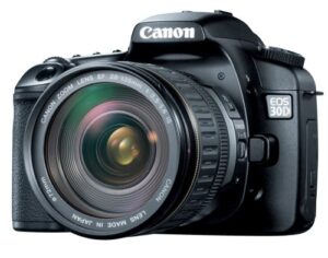 canon eos 30d dslr camera with ef 28-135mm f/3.5-5.6 is usm standard zoom lens (old model)