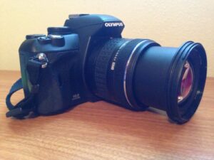 olympus e-420 black slr digital camera with 14-42mm zoom lens & 2.7″ lcd
