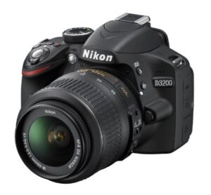 nikon d3200 24.2 mp cmos digital slr with 18-55mm f/3.5-5.6 af-s dx vr nikkor zoom lens (import)