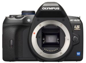 olympus evolt e620 12.3mp live mos digital slr camera with image stabilization and 2.7 inch swivel lcd (body only)