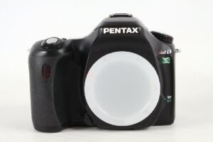 pentaxist ds 6.1mp digital slr camera (body only)