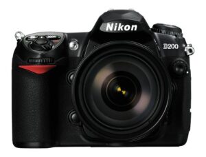 nikon d200 dslr camera with 18-200mm f/3.5-5.6g ed-if af-s nikkor zoom lens (old model)