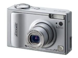 fujifilm finepix f10 6.3mp digital camera with 3x optical zoom