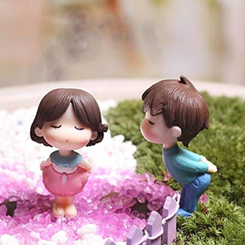 Aysekone 2 Pieces PVC Romantic Couples Figurines Fairy Garden Miniatures Ornaments Boy and Girl Lovers Kiss Wedding Dolls for Home Decor