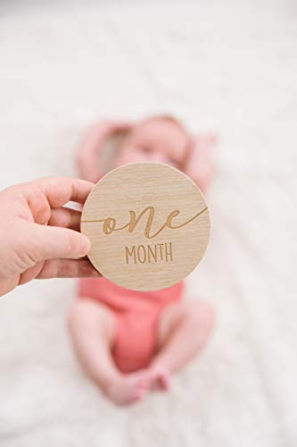 Pearhead Wooden Monthly Milestone Photo Cards, Baby Announcement Cards, Pregnancy Journey Milestone Markers, 7 Double Sided Photo Prop Milestone Discs, Light Wood