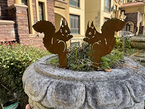 Wetufin - 2pcs Steel Silhouette Squirrel with Rusty Patina Garden Metal Art Decoration Decoration Animal Statue Stake for Garden Yard Home, 8.27 * 4.72in
