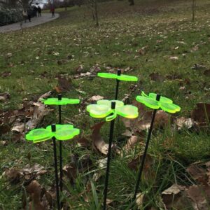 Lucky Shamrocks SunCatcher Garden Decor Ornaments Set of 5 Decorative Garden Stakes 25cm/10'' high Outdoor Yard Accessory Gardeners Gift, Colour:Fluorescent Green