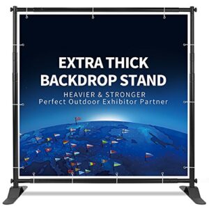 banner stand backdrop – banner holder with adjustable poster stand & retractable height up to 5×7 – 8×10 ft adjustable telescopic display stand for trade show, photo booth, wall exhibitor background