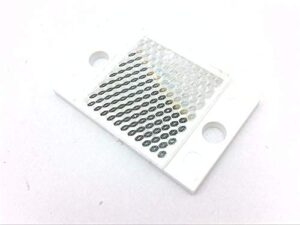 wenglor re3220bm 32 x 20 x 3.2 mm, ip67, reflector, plastic, white, micro structure/fixing holes