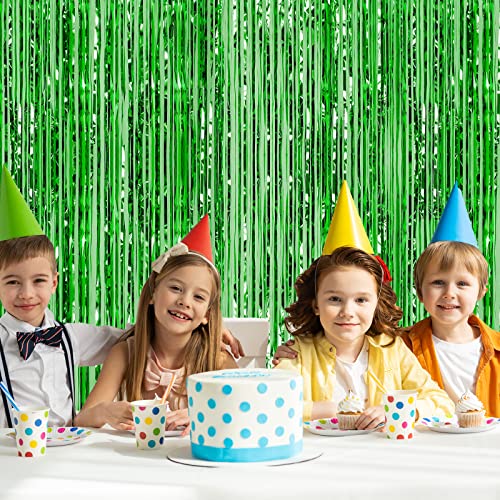 CHRORINE 2pcs 3ft x 8.3ft Green Tinsel Foil Fringe Curtains Streamers Backdrop for Green Birthday Jungle Safari Tropical Party Christmas Decorations