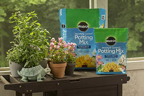 Miracle-Gro Moisture Control Potting Mix, 2 cu. ft. brown