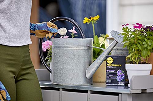 Miracle-Gro Performance Organics Blooms Plant Nutrition - Plant Food with Organic Ingredients Feeds Instantly, for Flowering Plants, Apply Every 7 Days for a Beautiful Garden, 1 lb.