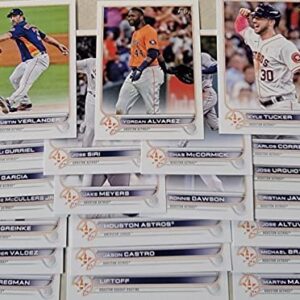 Houston Astros 2022 Topps Complete Mint Hand Collated 22 Card Team Set Featuring Jose Altuve and Justin Verlander Plus Rookie Cards and Others