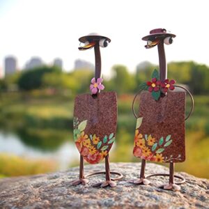 HONGLAND Metal Duck Garden Art,Shovels Ornaments Duck Garden Statues,Outdoor Couple Duck Garden Decor,Farmhouse Yard Lawn Christmas Decorations,Housewarming Garden Gift-2 Pack