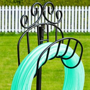 Amagabeli Garden Hose Holder Freestanding Holds 125ft Hose Detachable Rustproof Hose Stand Hanger Heavy Duty Metal Decorative Water Hose Storage with Ground Stakes for Outside Garden Lawn Black BG373