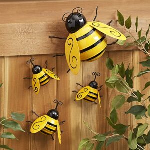 MACLARONX Metal Bumble Bee Yard Art Wall Decor, 4 Pcs 3D Iron Bumblebee for Whreath Rustic Fence Outdoor Garden Accents Sculpture Hanging Decorations Lawn Home Indoor Ornaments