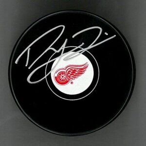 dylan larkin autographed detroit red wings souvenir puck