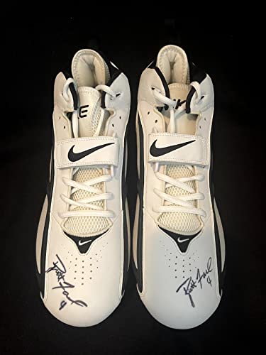 Brett Favre Signed NIKE Cleats Favre COA - Autographed NFL Cleats