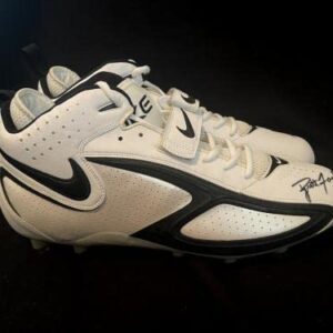 Brett Favre Signed NIKE Cleats Favre COA - Autographed NFL Cleats