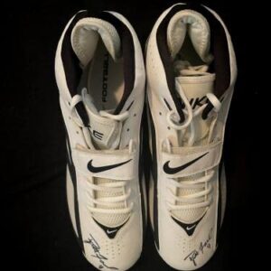 Brett Favre Signed NIKE Cleats Favre COA - Autographed NFL Cleats